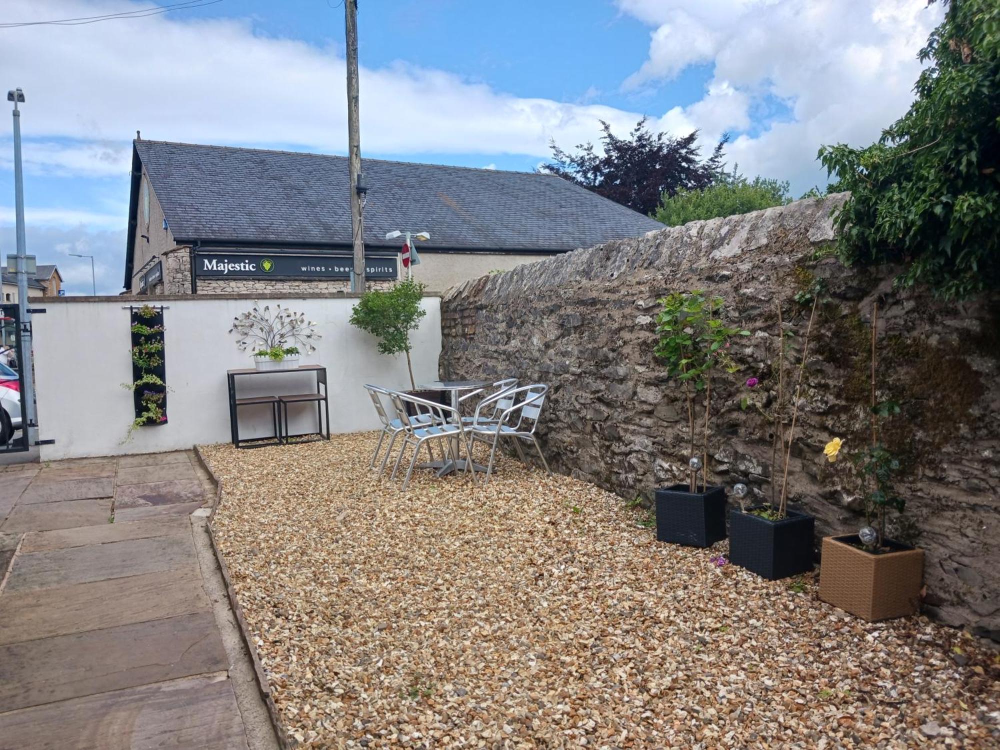 Arthurs Cottage -Charming Courtyard Cottage In The Heart Of Kendal, The Lake District Buitenkant foto